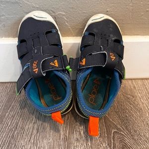 Plae Sam kid shoe